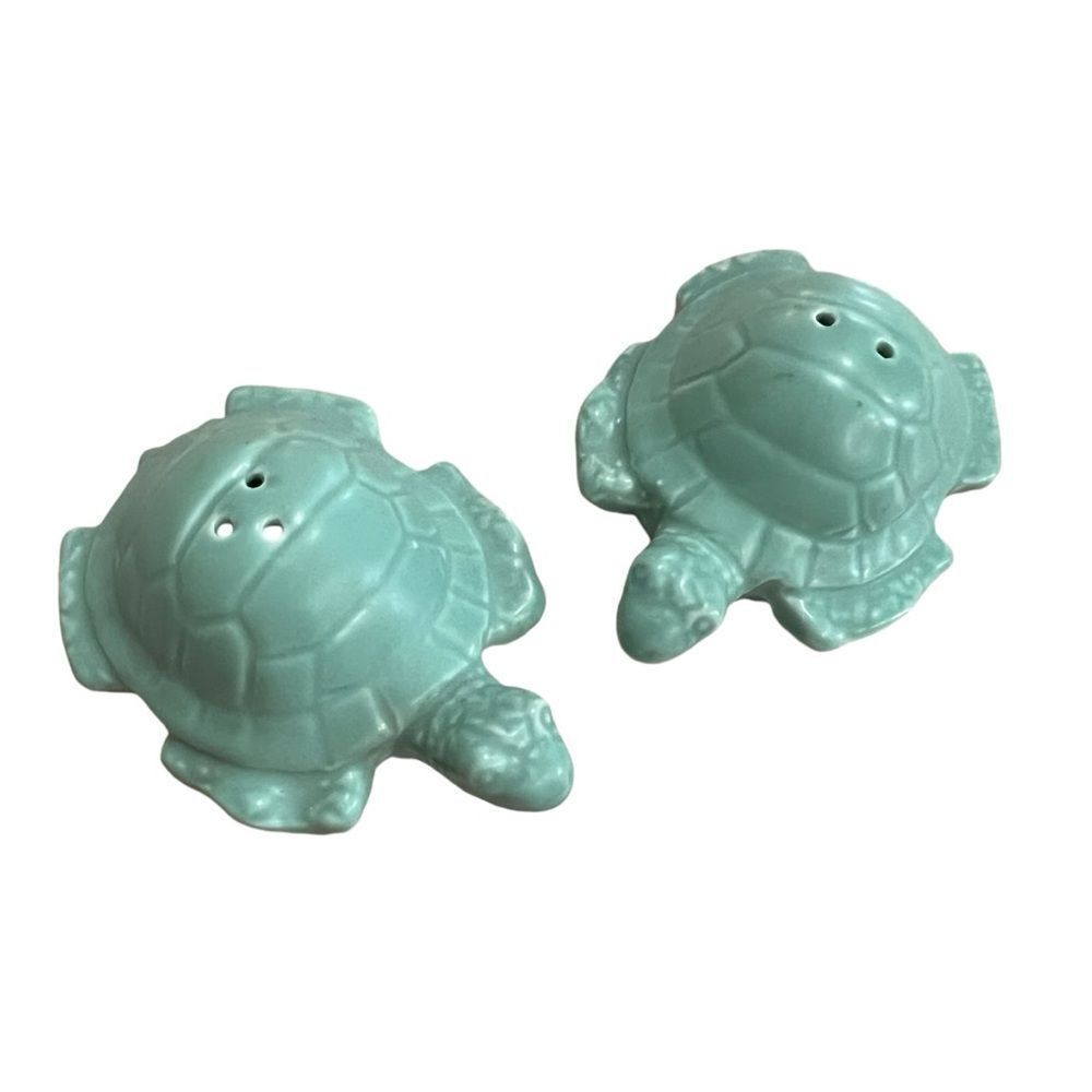 Sea Turtle Ceramic Salt and Pepper Shaker Set